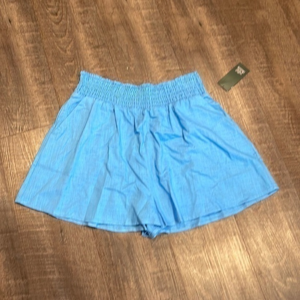 New with tags wild fable cute flowy smocked waist shorts